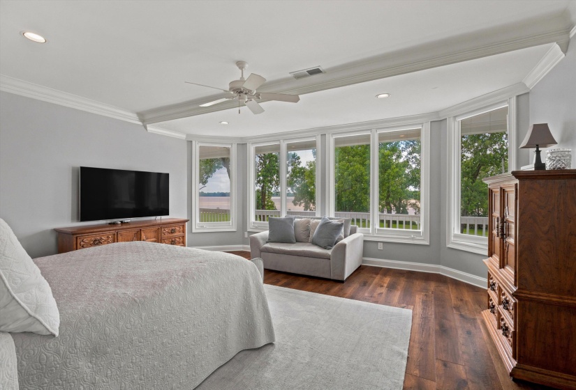 1011 ISLAND PARK DR, Memphis, Tennessee 38103, 4 Bedroom Bedrooms, 9 Room Rooms,3.1 BathroomBathrooms,Residential,For Sale,ISLAND PARK,0,10228920