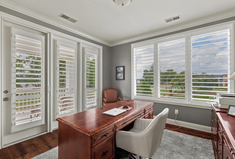 1011 ISLAND PARK DR, Memphis, Tennessee 38103, 4 Bedroom Bedrooms, 9 Room Rooms,3.1 BathroomBathrooms,Residential,For Sale,ISLAND PARK,0,10228920