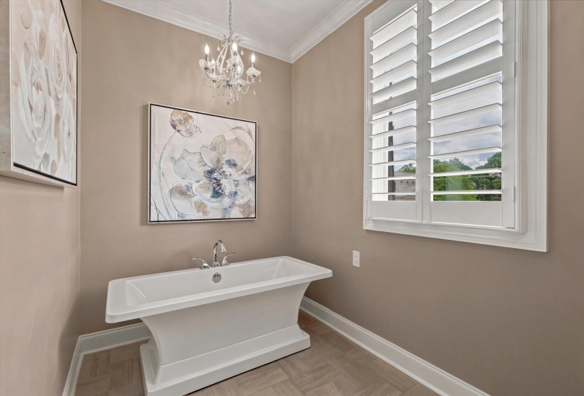 1011 ISLAND PARK DR, Memphis, Tennessee 38103, 4 Bedroom Bedrooms, 9 Room Rooms,3.1 BathroomBathrooms,Residential,For Sale,ISLAND PARK,0,10228920