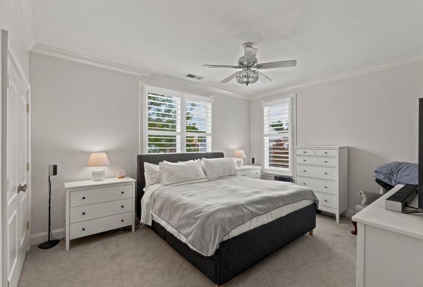 1011 ISLAND PARK DR, Memphis, Tennessee 38103, 4 Bedroom Bedrooms, 9 Room Rooms,3.1 BathroomBathrooms,Residential,For Sale,ISLAND PARK,0,10228920