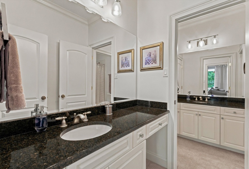 1011 ISLAND PARK DR, Memphis, Tennessee 38103, 4 Bedroom Bedrooms, 9 Room Rooms,3.1 BathroomBathrooms,Residential,For Sale,ISLAND PARK,0,10228920