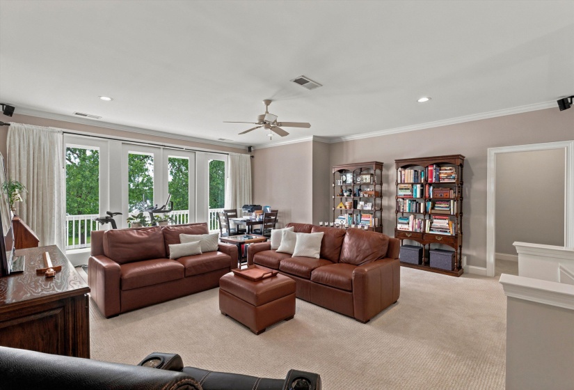 1011 ISLAND PARK DR, Memphis, Tennessee 38103, 4 Bedroom Bedrooms, 9 Room Rooms,3.1 BathroomBathrooms,Residential,For Sale,ISLAND PARK,0,10228920