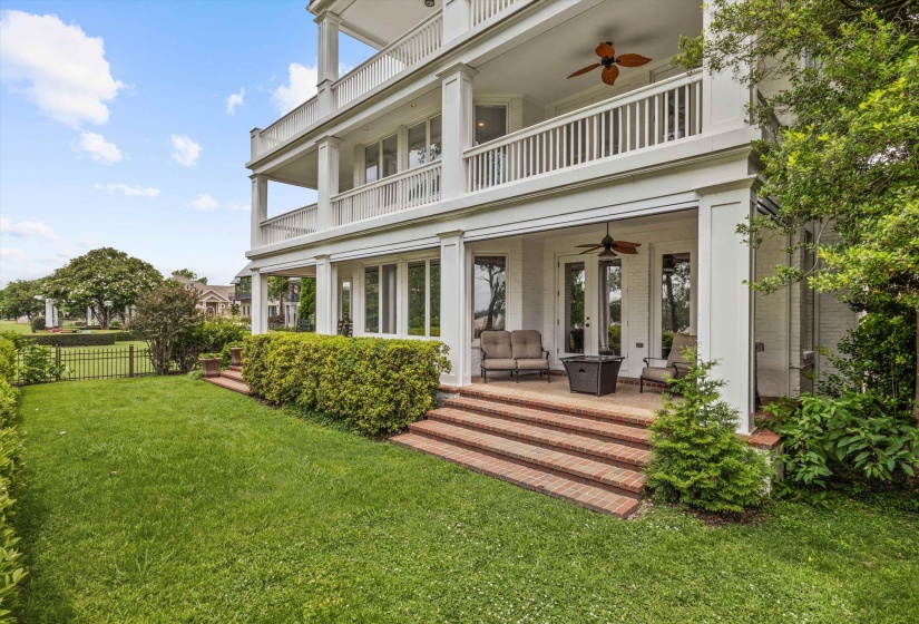 1011 ISLAND PARK DR, Memphis, Tennessee 38103, 4 Bedroom Bedrooms, 9 Room Rooms,3.1 BathroomBathrooms,Residential,For Sale,ISLAND PARK,0,10228920