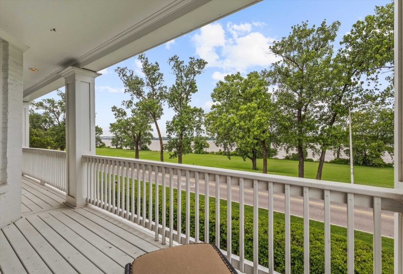 1011 ISLAND PARK DR, Memphis, Tennessee 38103, 4 Bedroom Bedrooms, 9 Room Rooms,3.1 BathroomBathrooms,Residential,For Sale,ISLAND PARK,0,10228920