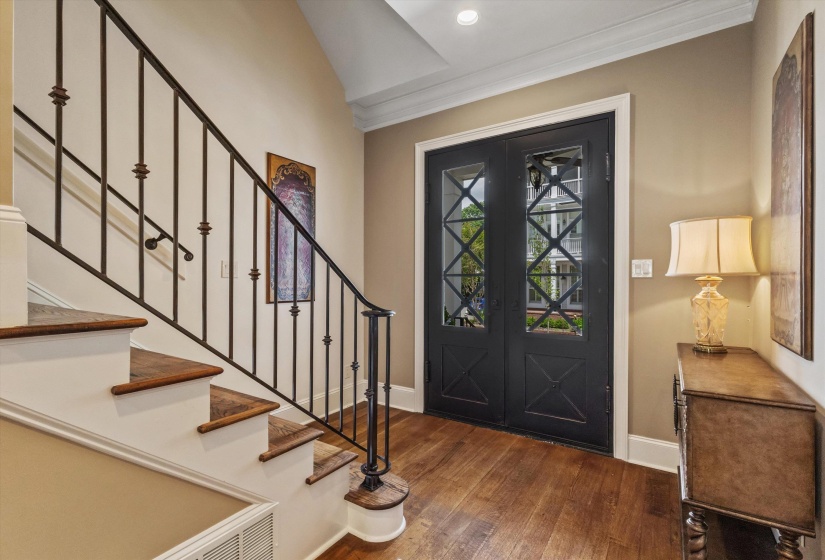 1011 ISLAND PARK DR, Memphis, Tennessee 38103, 4 Bedroom Bedrooms, 9 Room Rooms,3.1 BathroomBathrooms,Residential,For Sale,ISLAND PARK,0,10228920