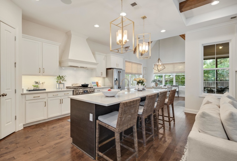 208 CHADWICK WOODS LN, Collierville, Tennessee 38017, 4 Bedroom Bedrooms, 10 Room Rooms,3.1 BathroomBathrooms,Residential,For Sale,CHADWICK WOODS,0,10228921