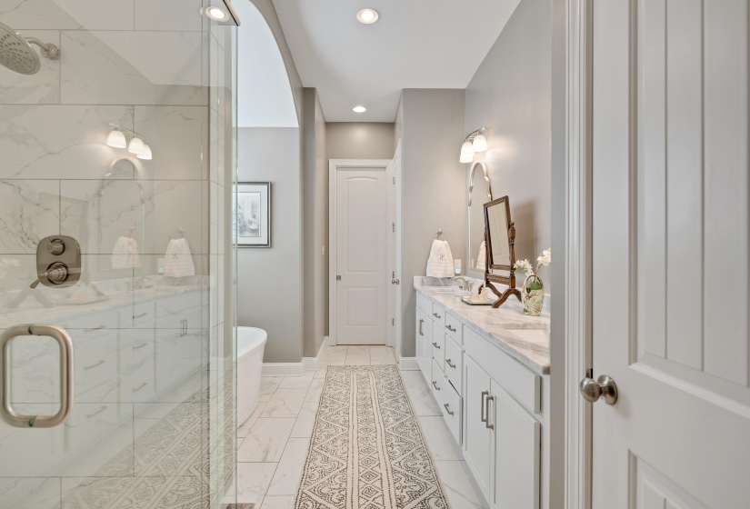 208 CHADWICK WOODS LN, Collierville, Tennessee 38017, 4 Bedroom Bedrooms, 10 Room Rooms,3.1 BathroomBathrooms,Residential,For Sale,CHADWICK WOODS,0,10228921
