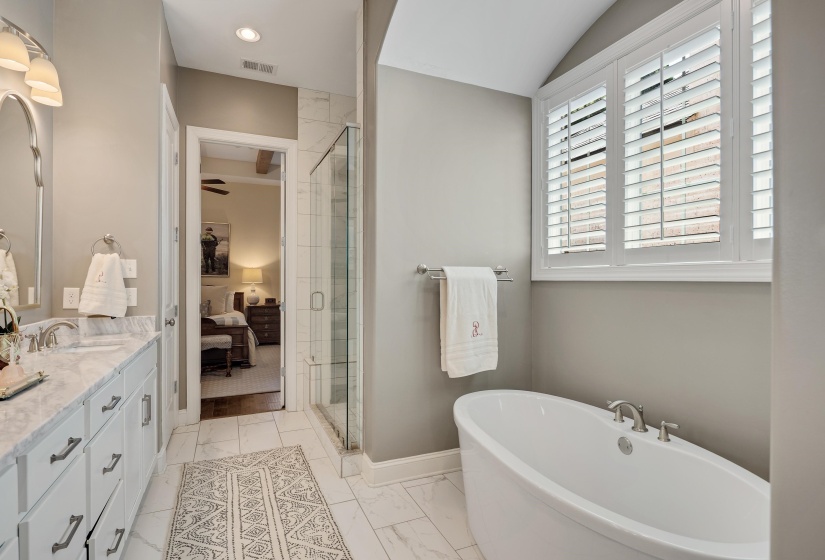 208 CHADWICK WOODS LN, Collierville, Tennessee 38017, 4 Bedroom Bedrooms, 10 Room Rooms,3.1 BathroomBathrooms,Residential,For Sale,CHADWICK WOODS,0,10228921