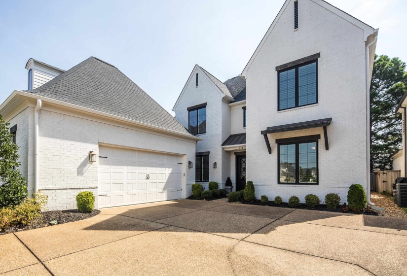 208 CHADWICK WOODS LN, Collierville, Tennessee 38017, 4 Bedroom Bedrooms, 10 Room Rooms,3.1 BathroomBathrooms,Residential,For Sale,CHADWICK WOODS,0,10228921