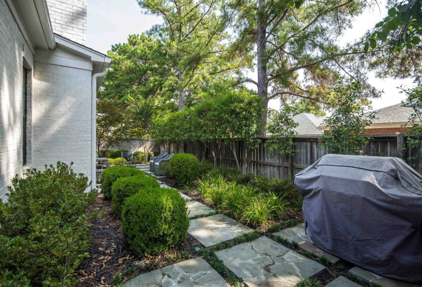 208 CHADWICK WOODS LN, Collierville, Tennessee 38017, 4 Bedroom Bedrooms, 10 Room Rooms,3.1 BathroomBathrooms,Residential,For Sale,CHADWICK WOODS,0,10228921