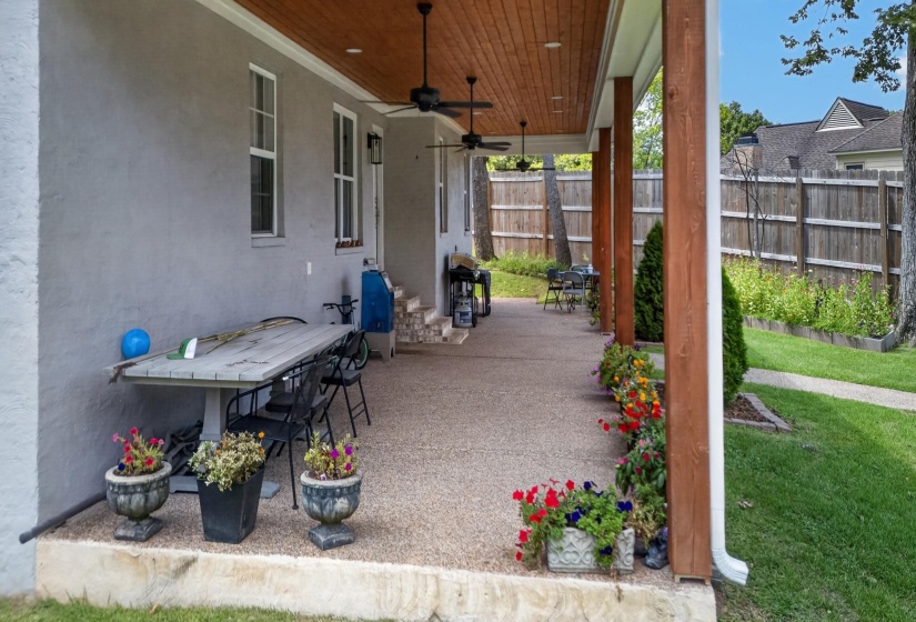 2513 BERRYHILL RD, Memphis, Tennessee 38016, 6 Bedroom Bedrooms, 10 Room Rooms,3.1 BathroomBathrooms,Residential,For Sale,BERRYHILL,0,10228926