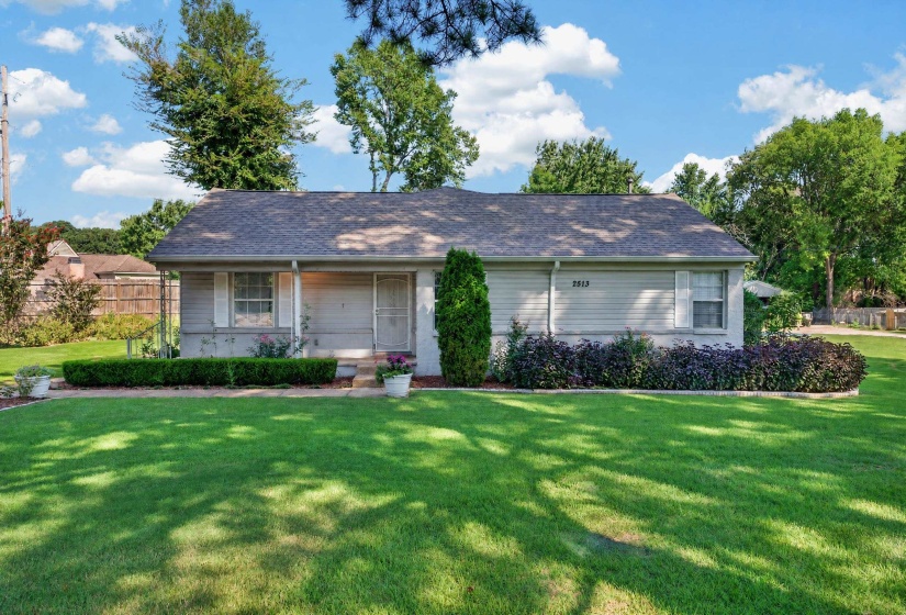 2513 BERRYHILL RD, Memphis, Tennessee 38016, 6 Bedroom Bedrooms, 10 Room Rooms,3.1 BathroomBathrooms,Residential,For Sale,BERRYHILL,0,10228926