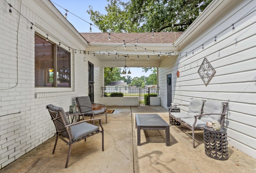 344 CHUCKWOOD RD, Memphis, Tennessee 38117, 3 Bedroom Bedrooms, 7 Room Rooms,2.1 BathroomBathrooms,Residential,For Sale,CHUCKWOOD,0,10228929