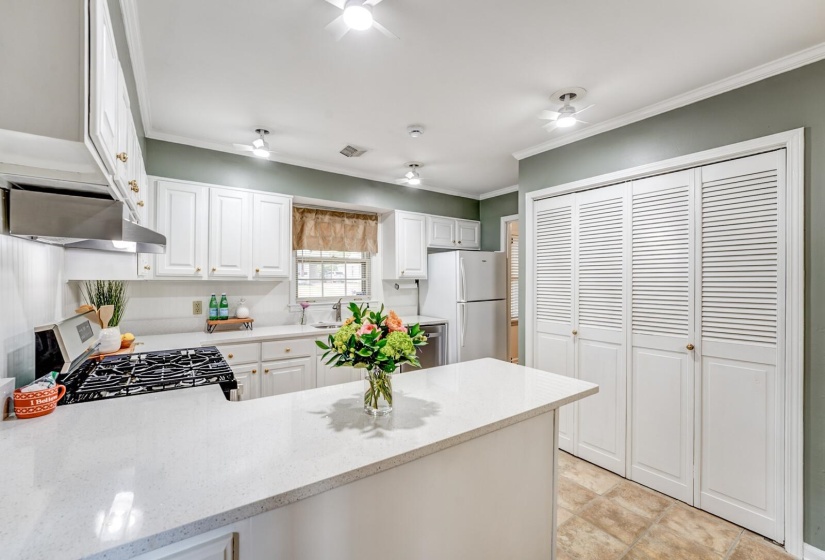 5341 TIMMONS AVE, Memphis, Tennessee 38119, 3 Bedroom Bedrooms, 8 Room Rooms,2 BathroomBathrooms,Residential,For Sale,TIMMONS,0,10228932