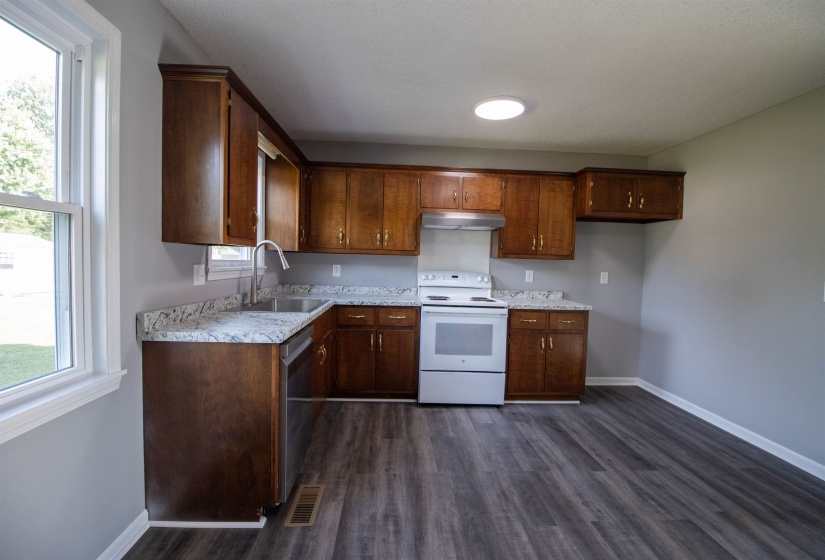 316 ROBIN DR, Ripley, Tennessee 38063-3411, 2 Bedroom Bedrooms, 6 Room Rooms,1 BathroomBathrooms,Residential,For Sale,ROBIN,0,10228935