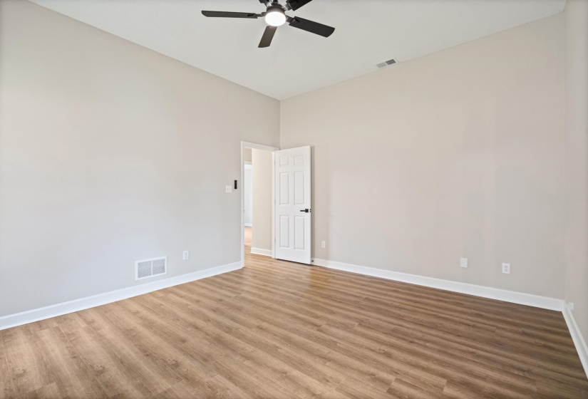 4675 ALDEN LAKE DR, Horn Lake, Mississippi 38637, 3 Bedroom Bedrooms, 7 Room Rooms,2 BathroomBathrooms,Residential,For Sale,ALDEN LAKE,0,10228936