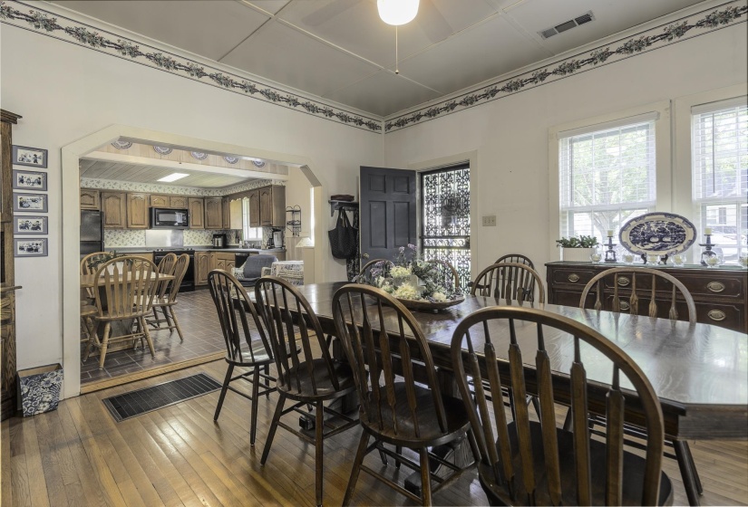 817 SHOTWELL ST, Memphis, Tennessee 38111, 4 Bedroom Bedrooms, 7 Room Rooms,3 BathroomBathrooms,Residential,For Sale,SHOTWELL,0,10228941