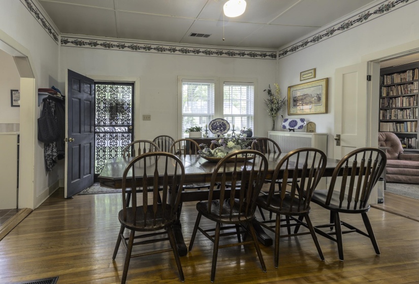 817 SHOTWELL ST, Memphis, Tennessee 38111, 4 Bedroom Bedrooms, 7 Room Rooms,3 BathroomBathrooms,Residential,For Sale,SHOTWELL,0,10228941