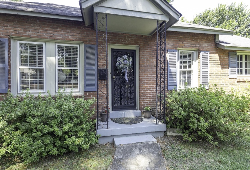 817 SHOTWELL ST, Memphis, Tennessee 38111, 4 Bedroom Bedrooms, 7 Room Rooms,3 BathroomBathrooms,Residential,For Sale,SHOTWELL,0,10228941