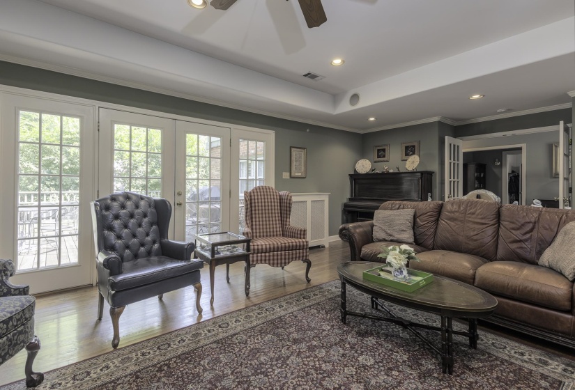 817 SHOTWELL ST, Memphis, Tennessee 38111, 4 Bedroom Bedrooms, 7 Room Rooms,3 BathroomBathrooms,Residential,For Sale,SHOTWELL,0,10228941