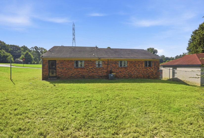 3608 RUSSELWOOD DR, Memphis, Tennessee 38128, 4 Bedroom Bedrooms, 6 Room Rooms,1 BathroomBathrooms,Residential,For Sale,RUSSELWOOD,0,10228945