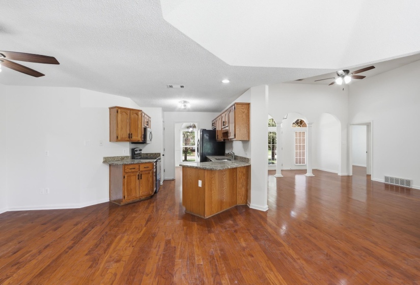 1325 RIVER PINE DR, Collierville, Tennessee 38017, 3 Bedroom Bedrooms, 7 Room Rooms,2 BathroomBathrooms,Residential,For Sale,RIVER PINE,0,10228948
