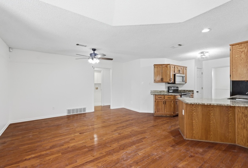 1325 RIVER PINE DR, Collierville, Tennessee 38017, 3 Bedroom Bedrooms, 7 Room Rooms,2 BathroomBathrooms,Residential,For Sale,RIVER PINE,0,10228948