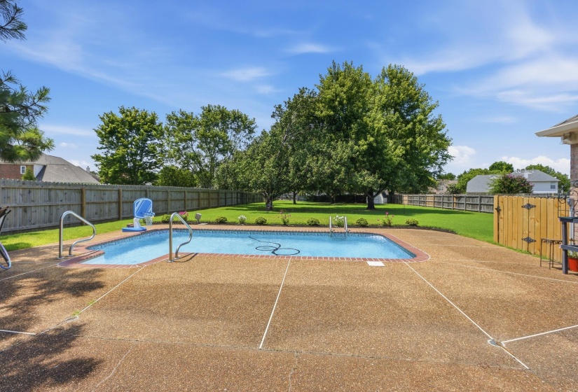 1325 RIVER PINE DR, Collierville, Tennessee 38017, 3 Bedroom Bedrooms, 7 Room Rooms,2 BathroomBathrooms,Residential,For Sale,RIVER PINE,0,10228948