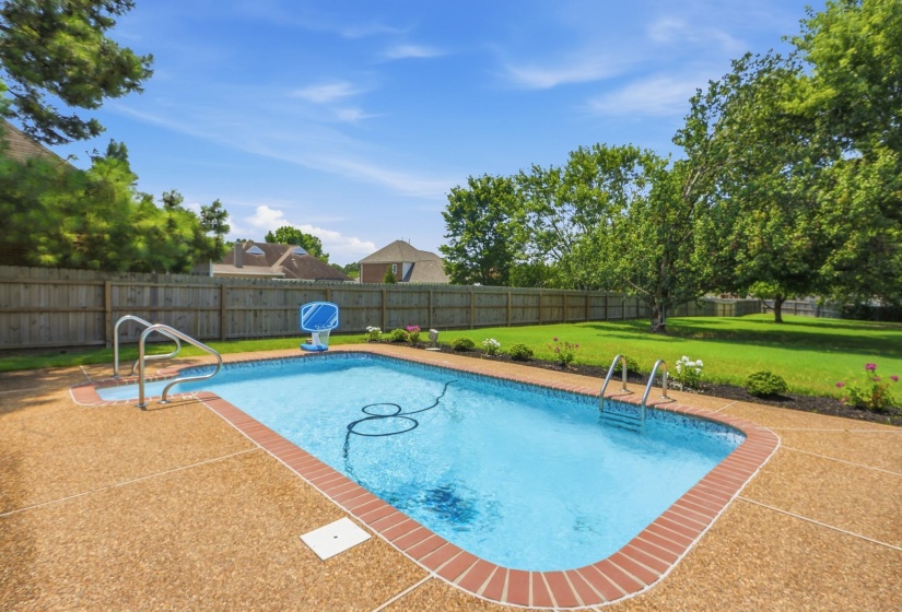 1325 RIVER PINE DR, Collierville, Tennessee 38017, 3 Bedroom Bedrooms, 7 Room Rooms,2 BathroomBathrooms,Residential,For Sale,RIVER PINE,0,10228948