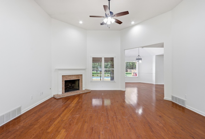 1325 RIVER PINE DR, Collierville, Tennessee 38017, 3 Bedroom Bedrooms, 7 Room Rooms,2 BathroomBathrooms,Residential,For Sale,RIVER PINE,0,10228948