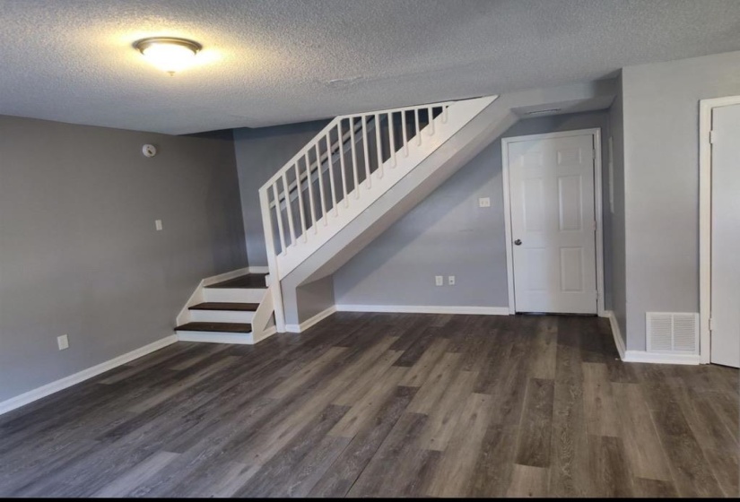 2525 ROZELLE RD, Memphis, Tennessee 38114, 3 Bedroom Bedrooms, 0 ,1.1 BathroomBathrooms,Duplexes,For Sale,ROZELLE,0,10211237