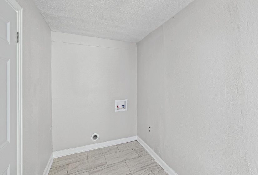 564 PEEBLES RD, Memphis, Tennessee 38109, 2 Bedroom Bedrooms, 0 ,1 BathroomBathrooms,Duplexes,For Sale,PEEBLES,0,10228957
