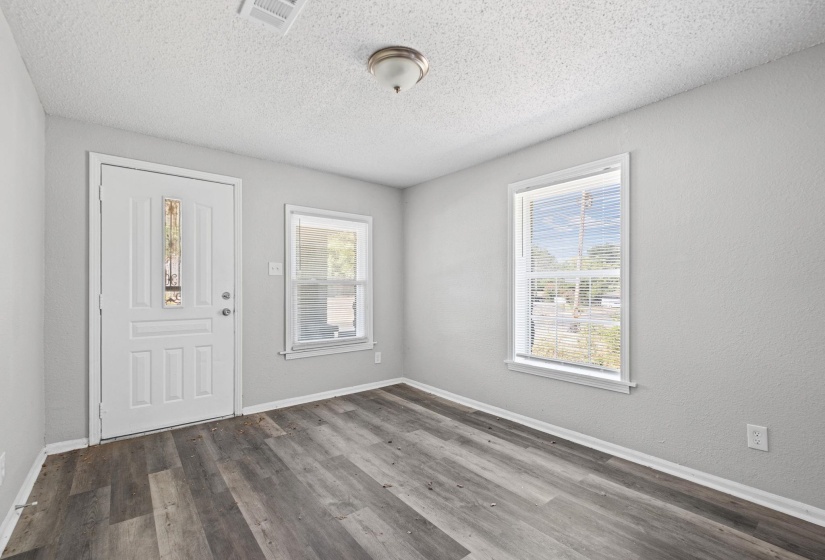 564 PEEBLES RD, Memphis, Tennessee 38109, 2 Bedroom Bedrooms, 0 ,1 BathroomBathrooms,Duplexes,For Sale,PEEBLES,0,10228957