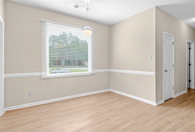 8976 LINDSTROM DR, Memphis, Tennessee 38016, 5 Bedroom Bedrooms, 9 Room Rooms,3.1 BathroomBathrooms,Residential,For Sale,LINDSTROM,0,10224567