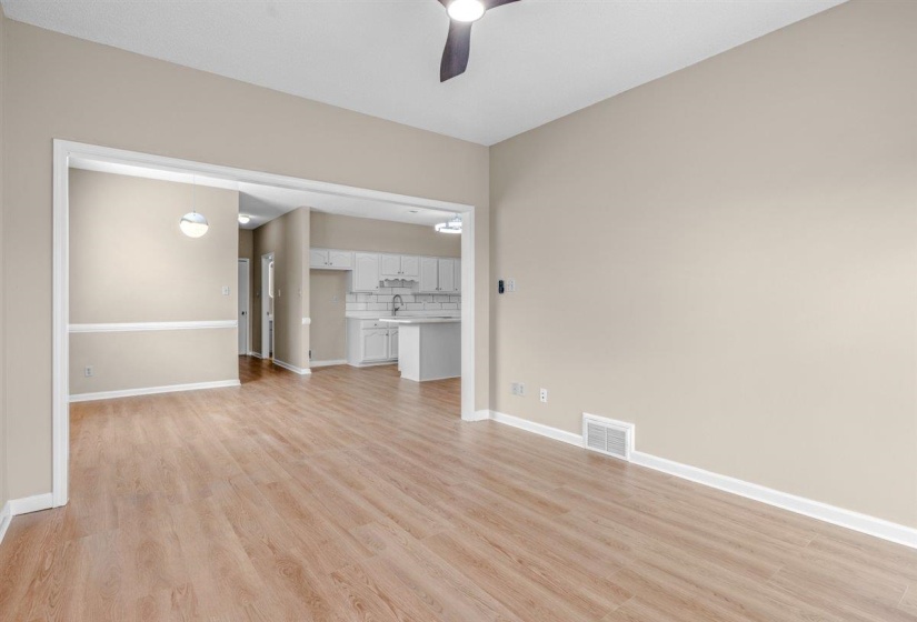 8976 LINDSTROM DR, Memphis, Tennessee 38016, 5 Bedroom Bedrooms, 9 Room Rooms,3.1 BathroomBathrooms,Residential,For Sale,LINDSTROM,0,10224567