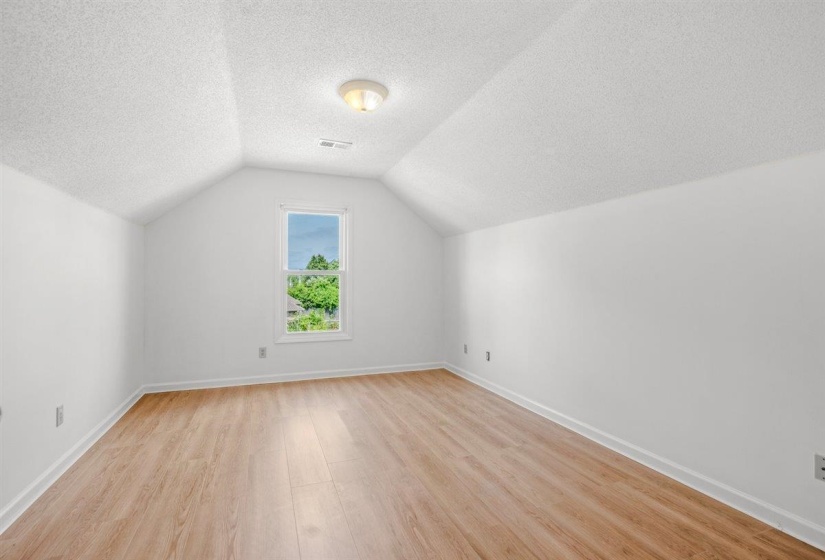 8976 LINDSTROM DR, Memphis, Tennessee 38016, 5 Bedroom Bedrooms, 9 Room Rooms,3.1 BathroomBathrooms,Residential,For Sale,LINDSTROM,0,10224567