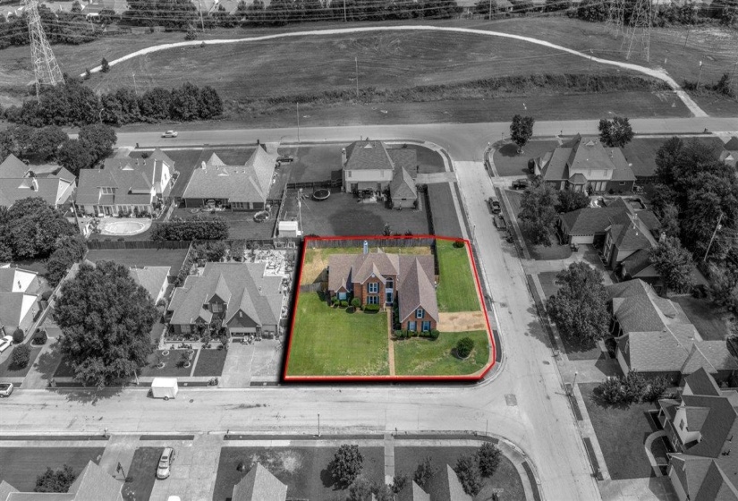 8976 LINDSTROM DR, Memphis, Tennessee 38016, 5 Bedroom Bedrooms, 9 Room Rooms,3.1 BathroomBathrooms,Residential,For Sale,LINDSTROM,0,10224567