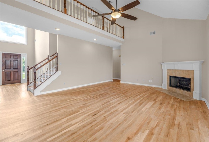 8976 LINDSTROM DR, Memphis, Tennessee 38016, 5 Bedroom Bedrooms, 9 Room Rooms,3.1 BathroomBathrooms,Residential,For Sale,LINDSTROM,0,10224567