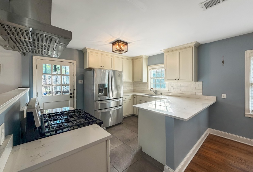 2790 UNION AVE, Memphis, Tennessee 38111, 2 Bedroom Bedrooms, 5 Room Rooms,2 BathroomBathrooms,Residential,For Sale,UNION,0,10228953