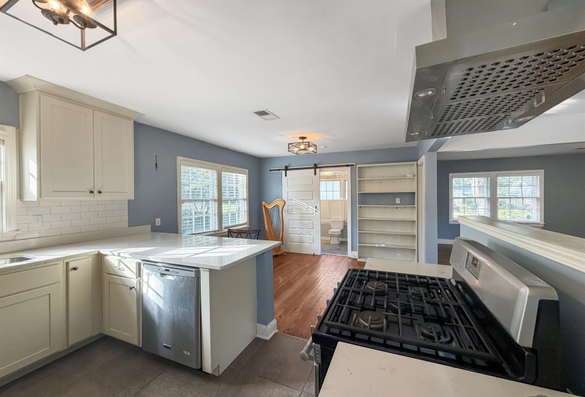 2790 UNION AVE, Memphis, Tennessee 38111, 2 Bedroom Bedrooms, 5 Room Rooms,2 BathroomBathrooms,Residential,For Sale,UNION,0,10228953