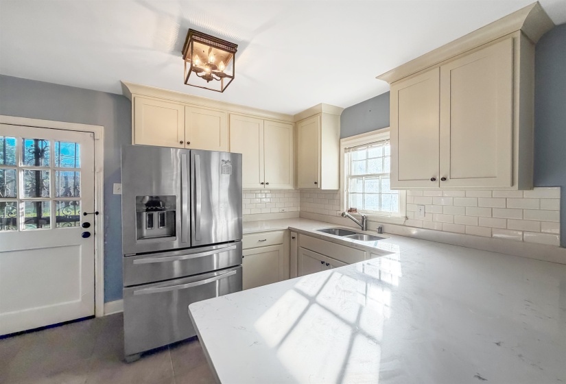 2790 UNION AVE, Memphis, Tennessee 38111, 2 Bedroom Bedrooms, 5 Room Rooms,2 BathroomBathrooms,Residential,For Sale,UNION,0,10228953