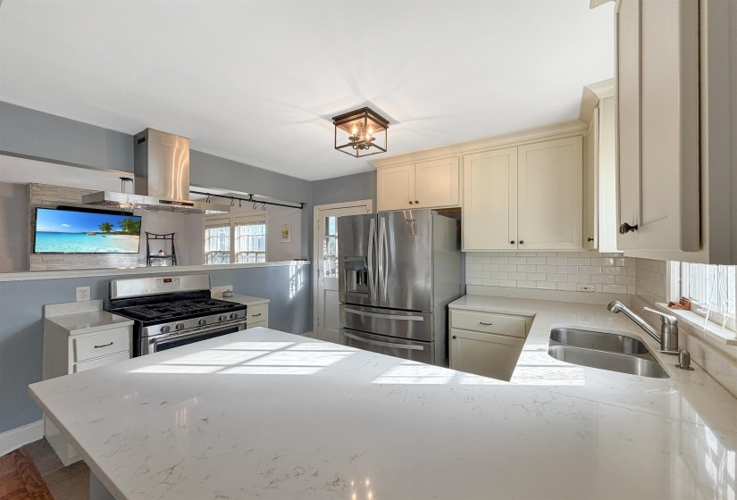 2790 UNION AVE, Memphis, Tennessee 38111, 2 Bedroom Bedrooms, 5 Room Rooms,2 BathroomBathrooms,Residential,For Sale,UNION,0,10228953