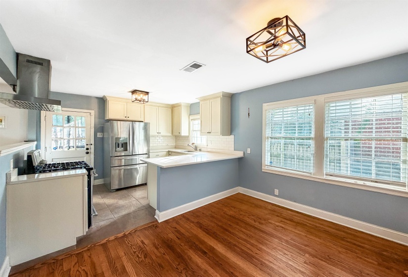 2790 UNION AVE, Memphis, Tennessee 38111, 2 Bedroom Bedrooms, 5 Room Rooms,2 BathroomBathrooms,Residential,For Sale,UNION,0,10228953