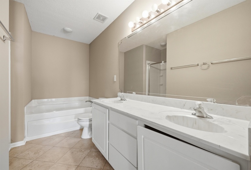 858 CROSSFIELD CV, Memphis, Tennessee 38109, 3 Bedroom Bedrooms, 6 Room Rooms,2.1 BathroomBathrooms,Residential,For Sale,CROSSFIELD,0,10228955