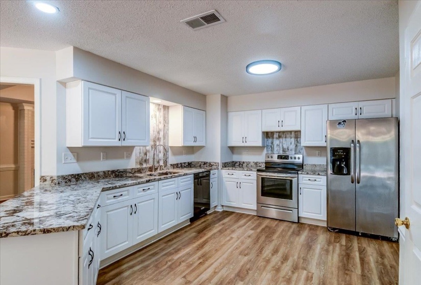 8902 WALNUT RIDGE LOOP, Memphis, Tennessee 38018, 4 Bedroom Bedrooms, 7 Room Rooms,2 BathroomBathrooms,Residential,For Sale,WALNUT RIDGE,0,10228959