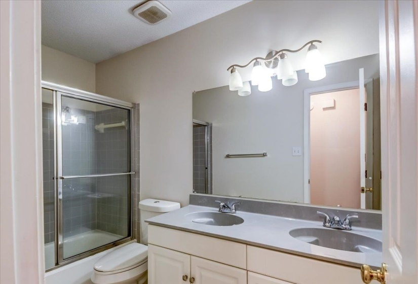 8902 WALNUT RIDGE LOOP, Memphis, Tennessee 38018, 4 Bedroom Bedrooms, 7 Room Rooms,2 BathroomBathrooms,Residential,For Sale,WALNUT RIDGE,0,10228959