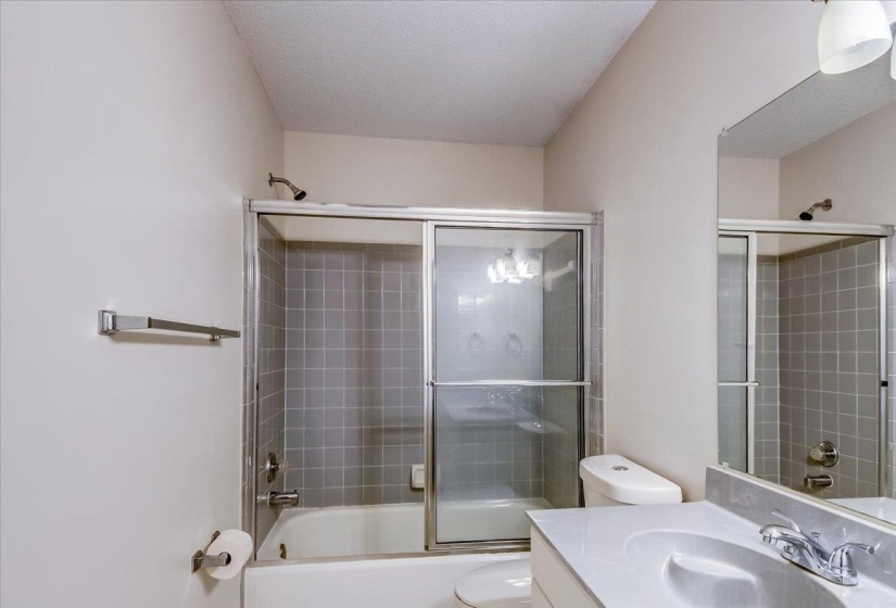 8902 WALNUT RIDGE LOOP, Memphis, Tennessee 38018, 4 Bedroom Bedrooms, 7 Room Rooms,2 BathroomBathrooms,Residential,For Sale,WALNUT RIDGE,0,10228959