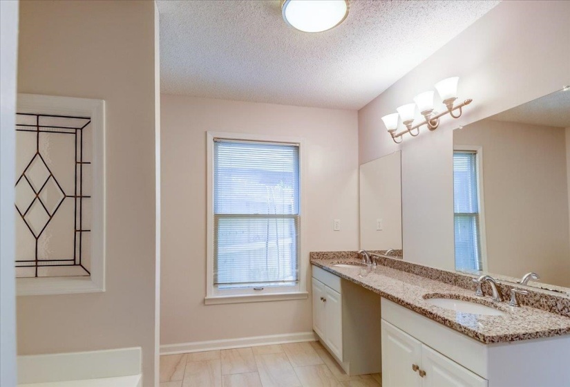 8902 WALNUT RIDGE LOOP, Memphis, Tennessee 38018, 4 Bedroom Bedrooms, 7 Room Rooms,2 BathroomBathrooms,Residential,For Sale,WALNUT RIDGE,0,10228959