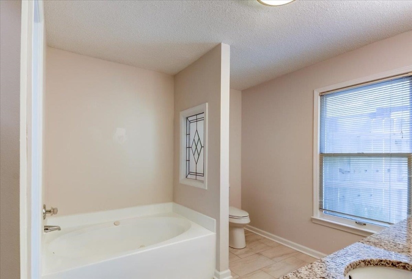 8902 WALNUT RIDGE LOOP, Memphis, Tennessee 38018, 4 Bedroom Bedrooms, 7 Room Rooms,2 BathroomBathrooms,Residential,For Sale,WALNUT RIDGE,0,10228959