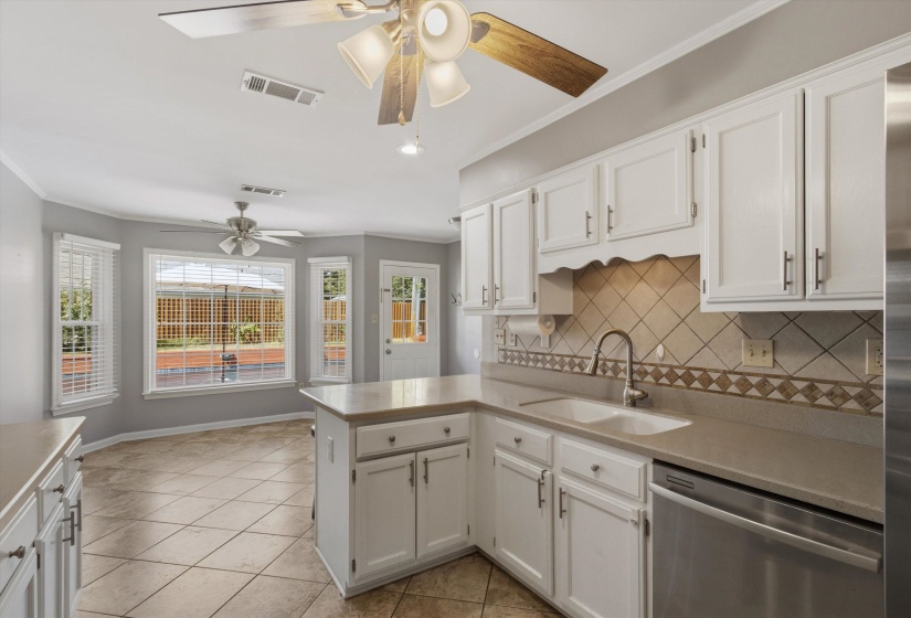 7574 DEXTER HILLS DR, Memphis, Tennessee 38016, 4 Bedroom Bedrooms, 7 Room Rooms,3 BathroomBathrooms,Residential,For Sale,DEXTER HILLS,0,10228960